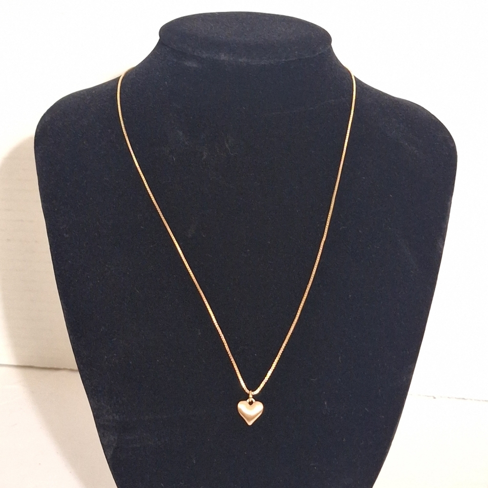 H&M Sophisticated Gold Tone Brushed Puffed Heart Necklace Zinc 8 Inch